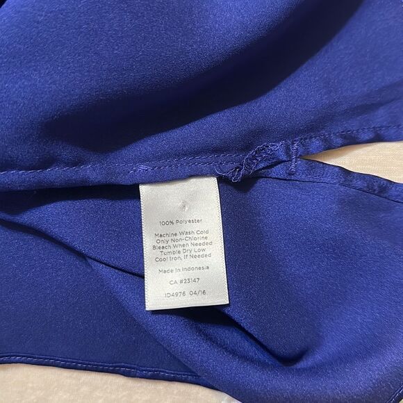 Talbots L Midnight Blue Pleated Chest Back Button Keyhole Sleeveless Blouse - Picture 9 of 9